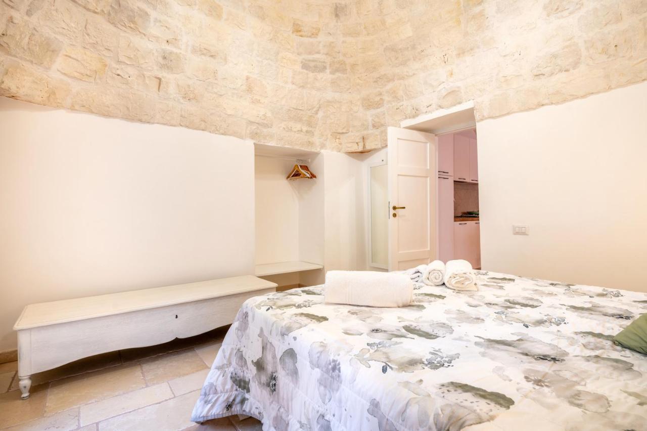 Trullo Il Focolare In Masseria Cisternino Exterior foto