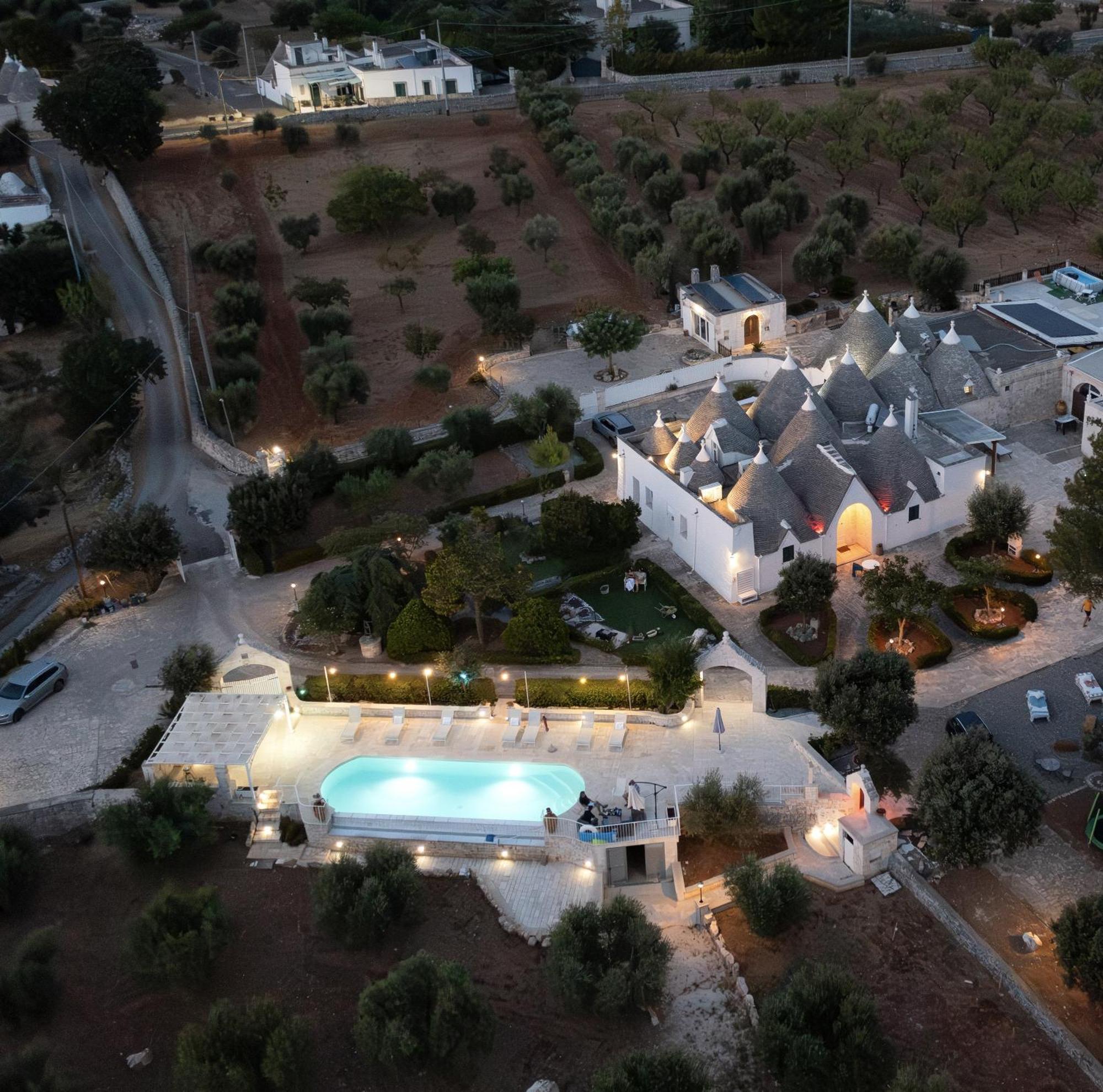 Trullo Il Focolare In Masseria Cisternino Exterior foto